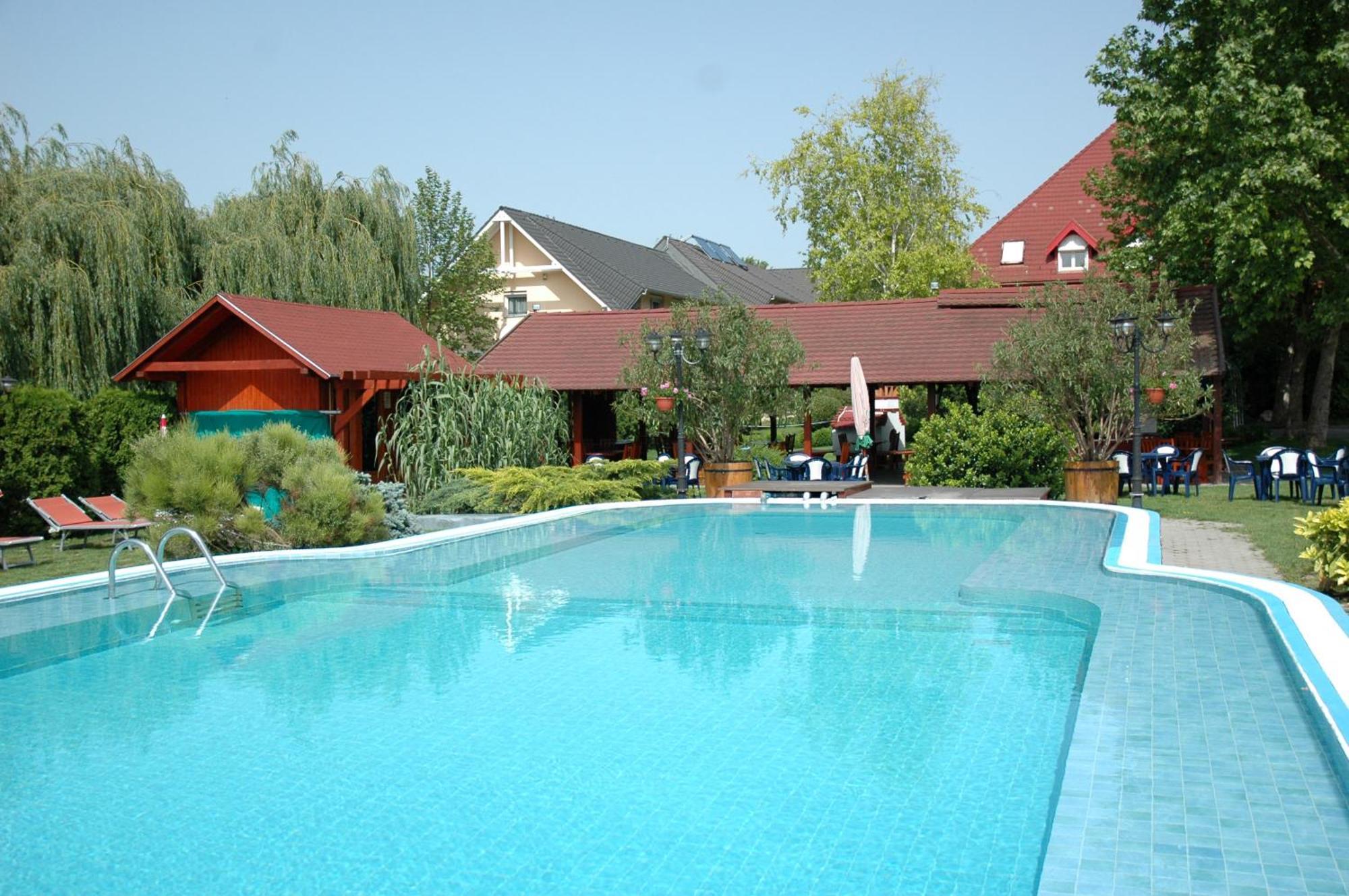 Piknik Wellness Hotel Siófok Exterior foto